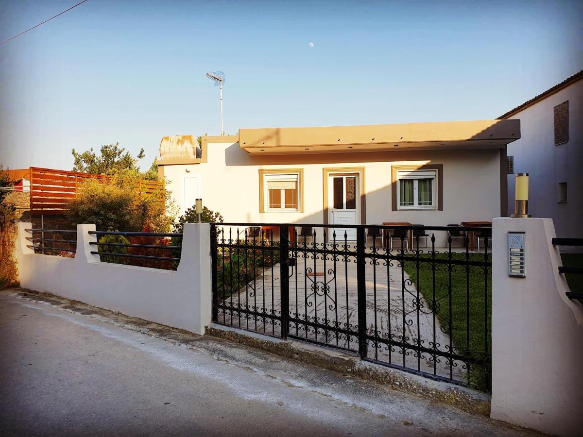 Repanidi Apartments Repanidhion Екстериор снимка
